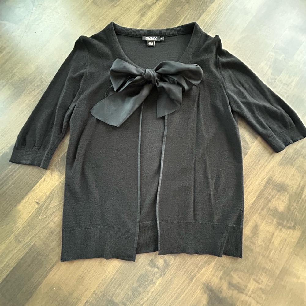 DKNY Elegant Black Sweater with Bow